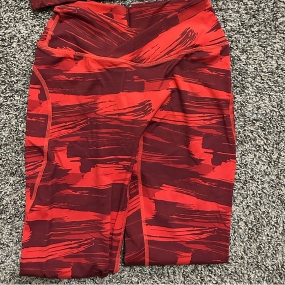 Alphalete Blue and Black Patterned Leggings - Picture 2 of 2